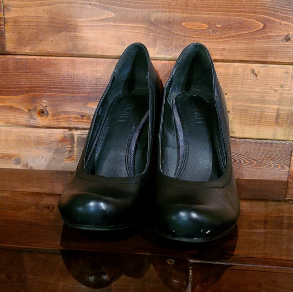 Local Shoe size 7 - Picture 4 of 5